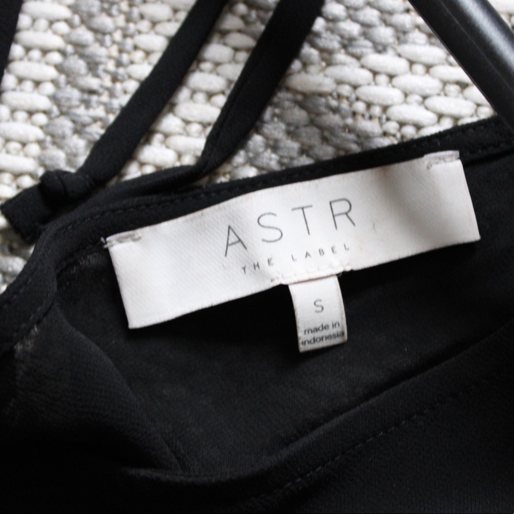 ASTR Label Black Ruffle Romper - Picture 3 of 3
